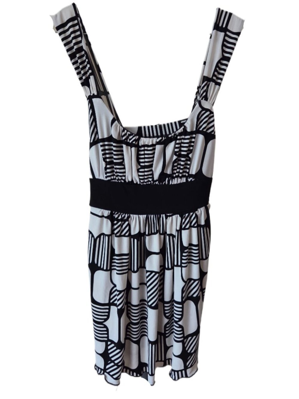 Speechless Black & White Patterned Sleeveless Blouse